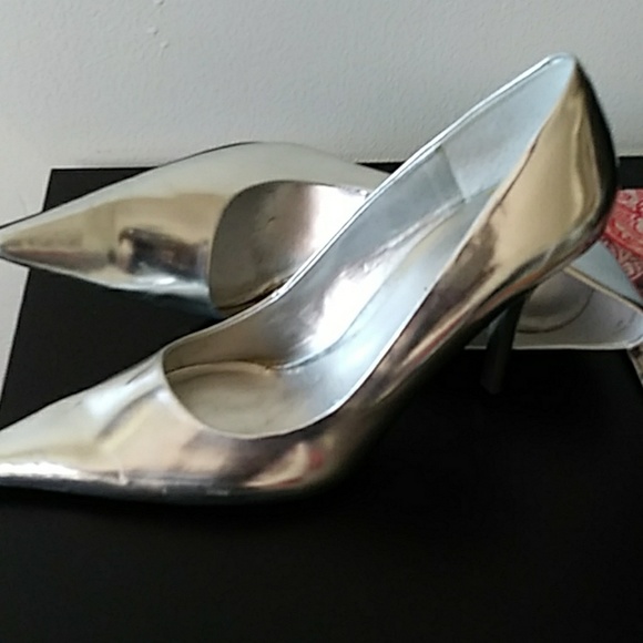 Shoes - Picture 2 of 2